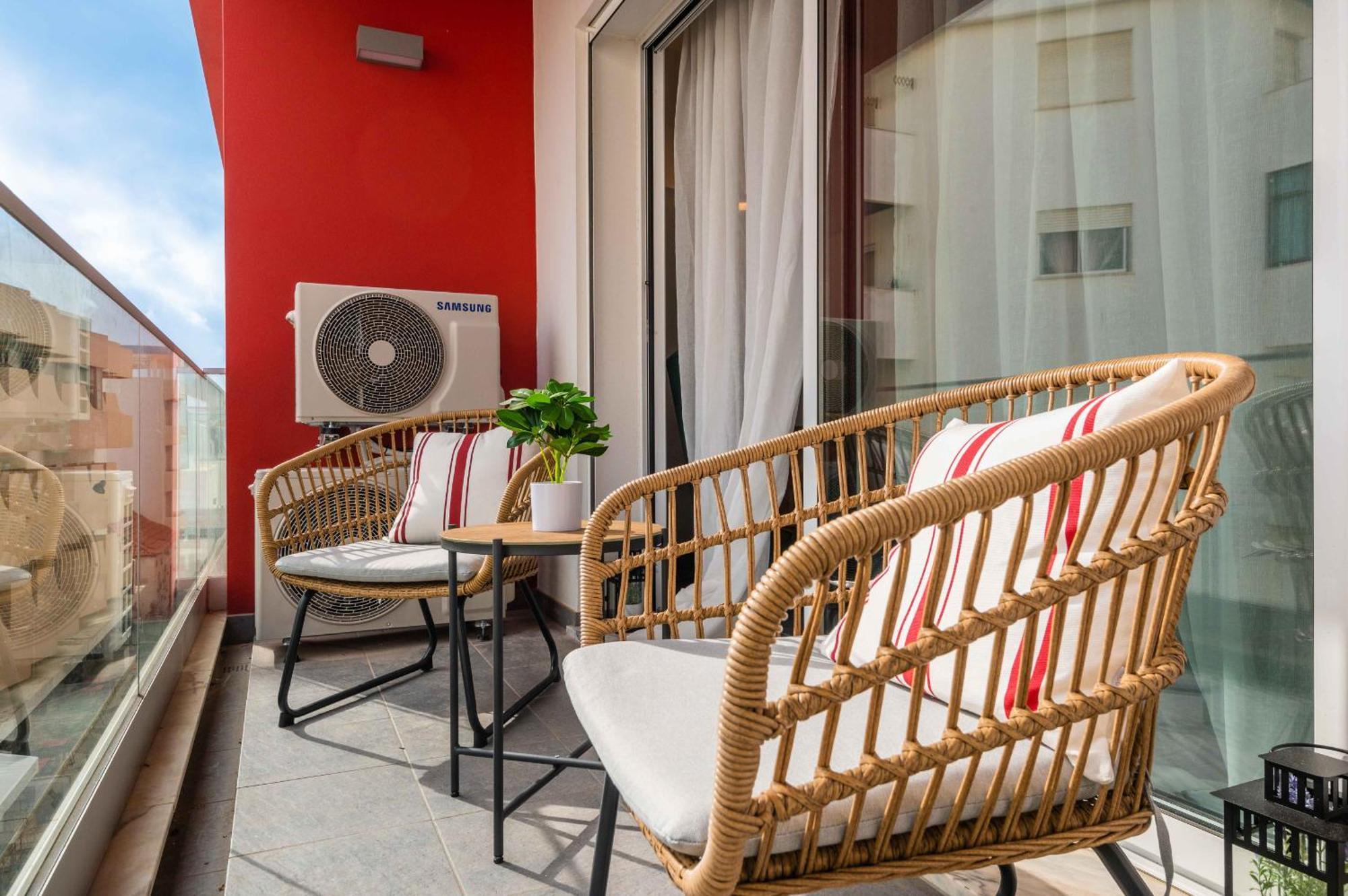 Caravelas 2-Bedroom Apartment With Pool - 50M From The Beach Armação de Pêra Eksteriør bilde